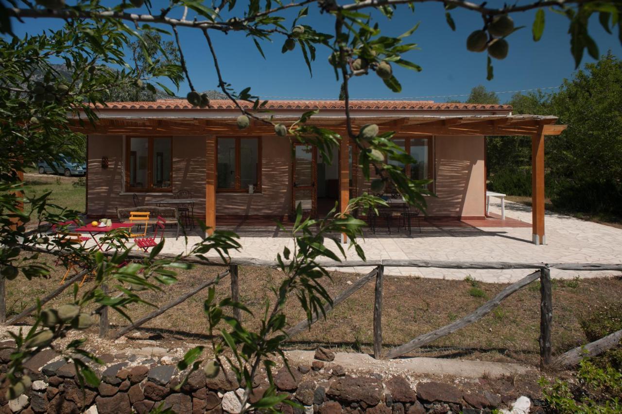 Гостьовий будинок Agriturismo Don Lucifero Орозей Екстер'єр фото